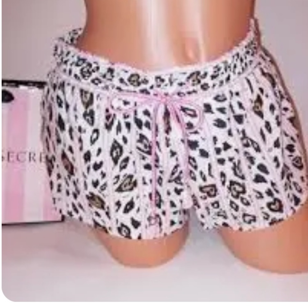 NWT Victoria secret shorts💕
